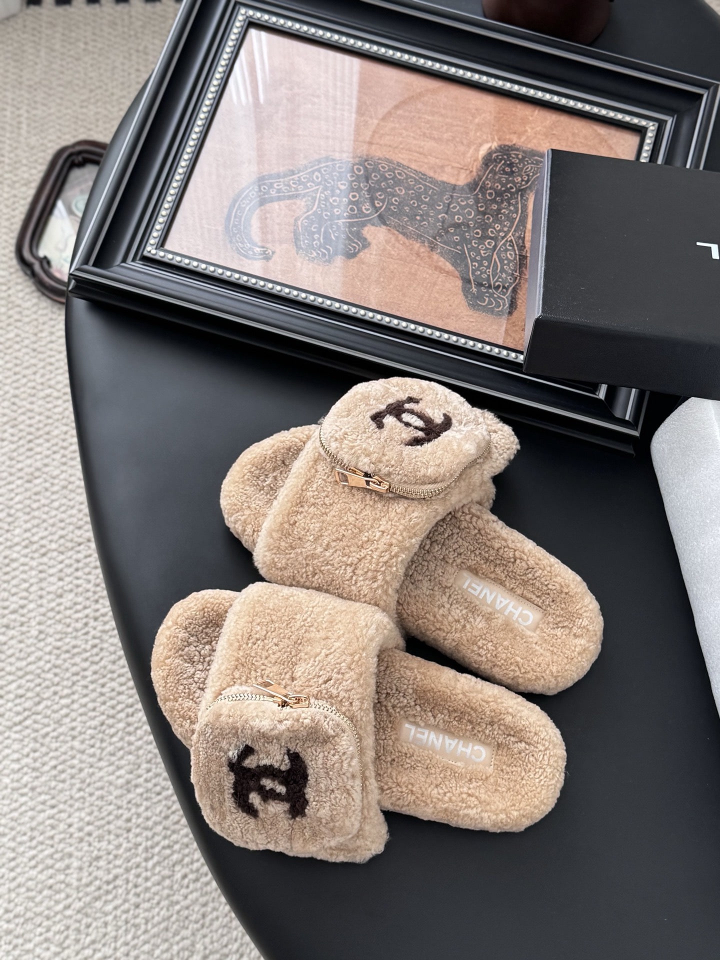 샤넬 25K 신상 털 슬리퍼