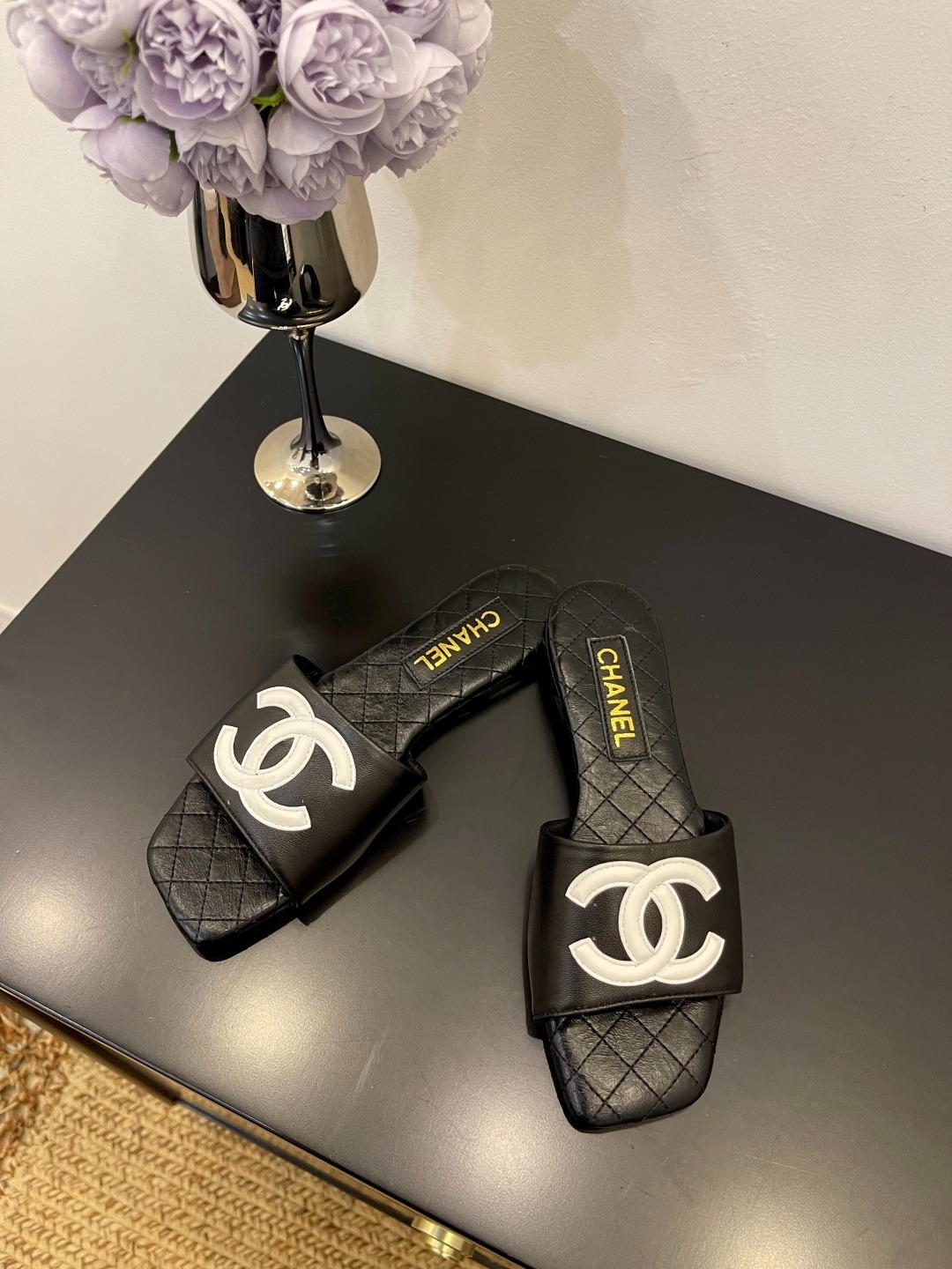 샤넬 25 신상 일자 플랫 슬리퍼