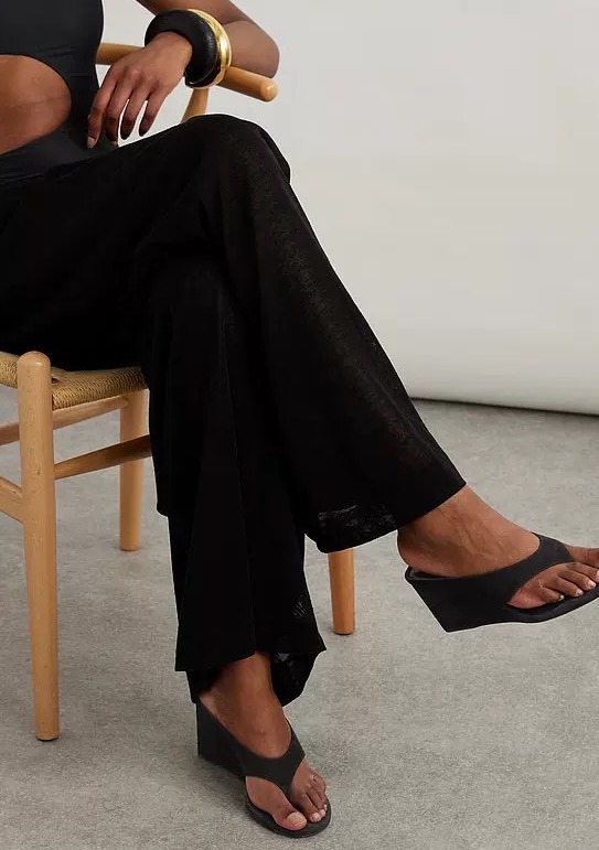 알라이아 큐빅 통굽웨지 슬리퍼