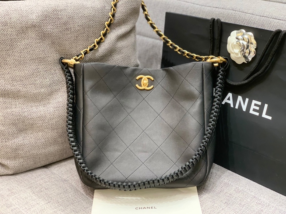 샤넬 23A 호보 핸드백 숄더 크로스 백 AS4210 