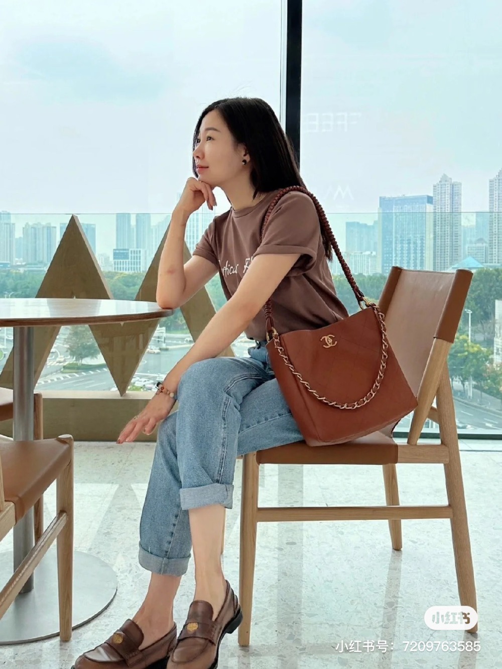 샤넬 23A 호보 핸드백 숄더 크로스 백 AS4210 