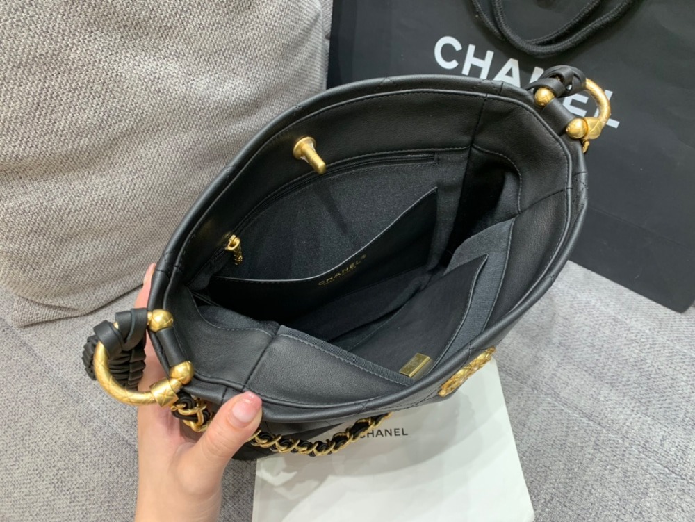 샤넬 23A 호보 핸드백 숄더 크로스 백 AS4210 