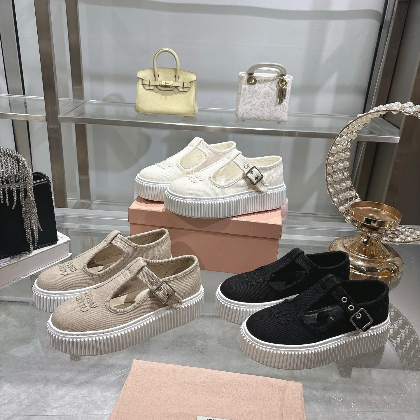 미우미우 25 신상 통굽 플랫폼 스니커즈