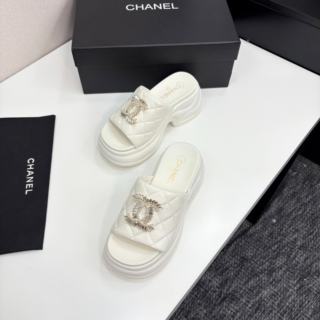 샤넬 25 신상 통굽 슬리퍼