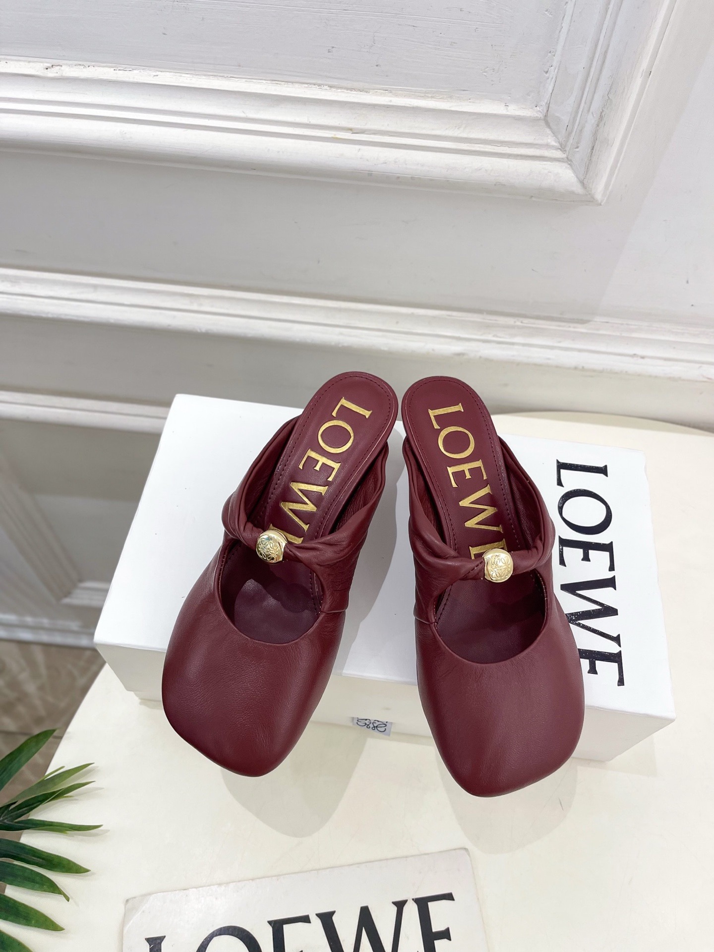 로에베 25 봄여름 신상 페블 뮬러힐