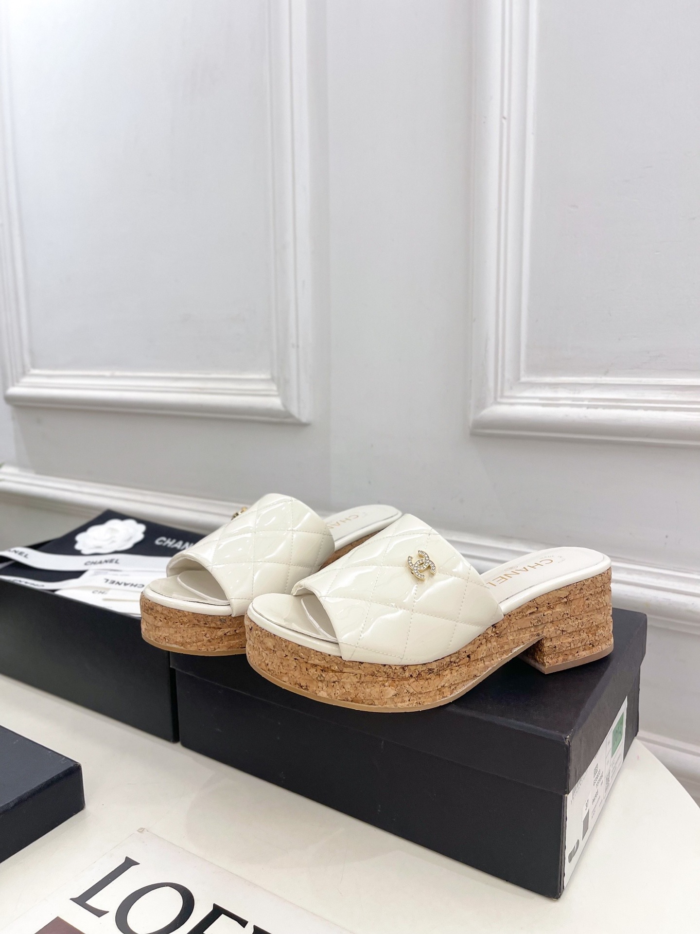 샤넬 2025 봄여름 신상 클래식 통굽 슬리퍼