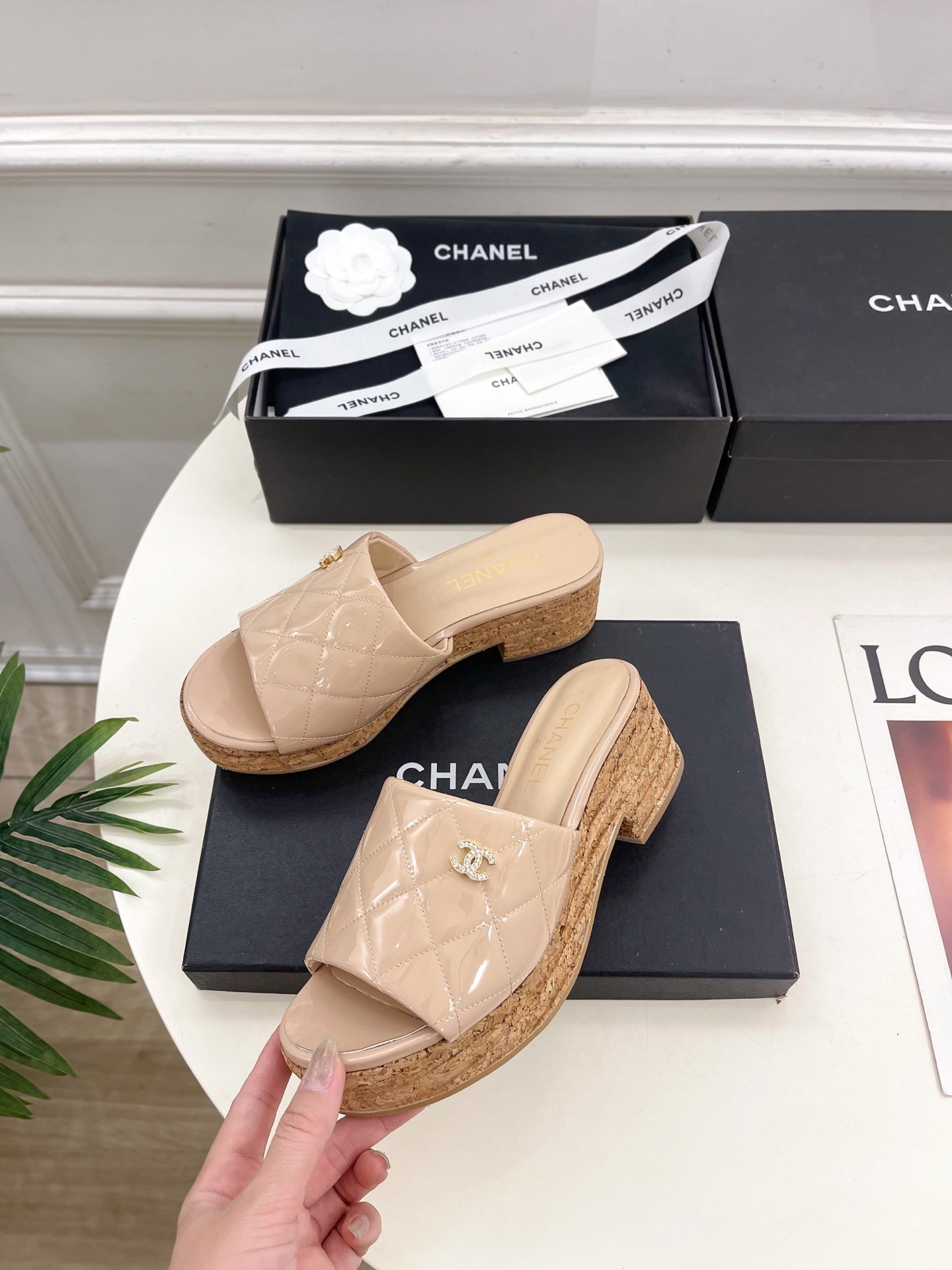 샤넬 2025 봄여름 신상 클래식 통굽 슬리퍼