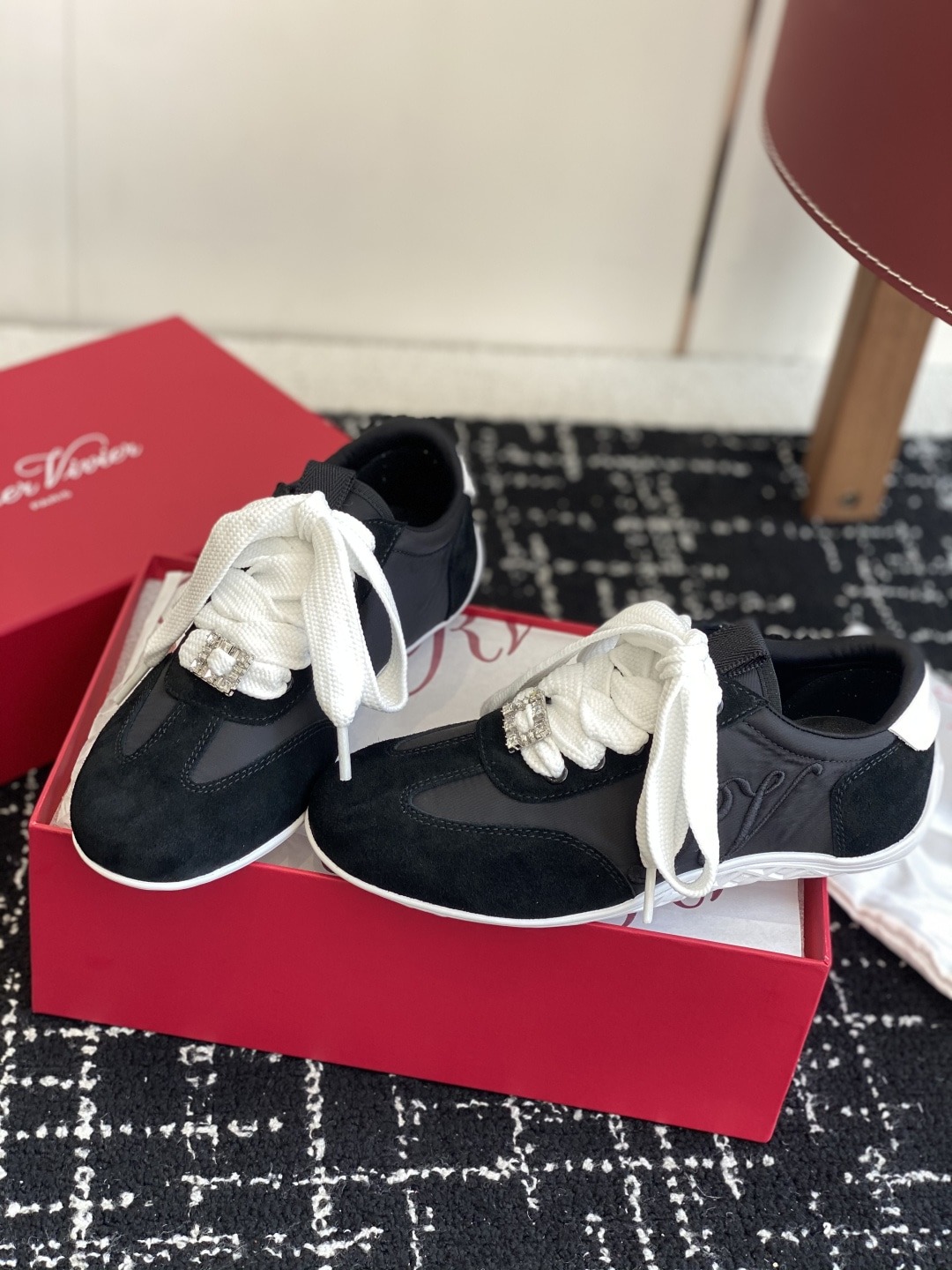 로저비비에 25ss 신상 캐주얼화