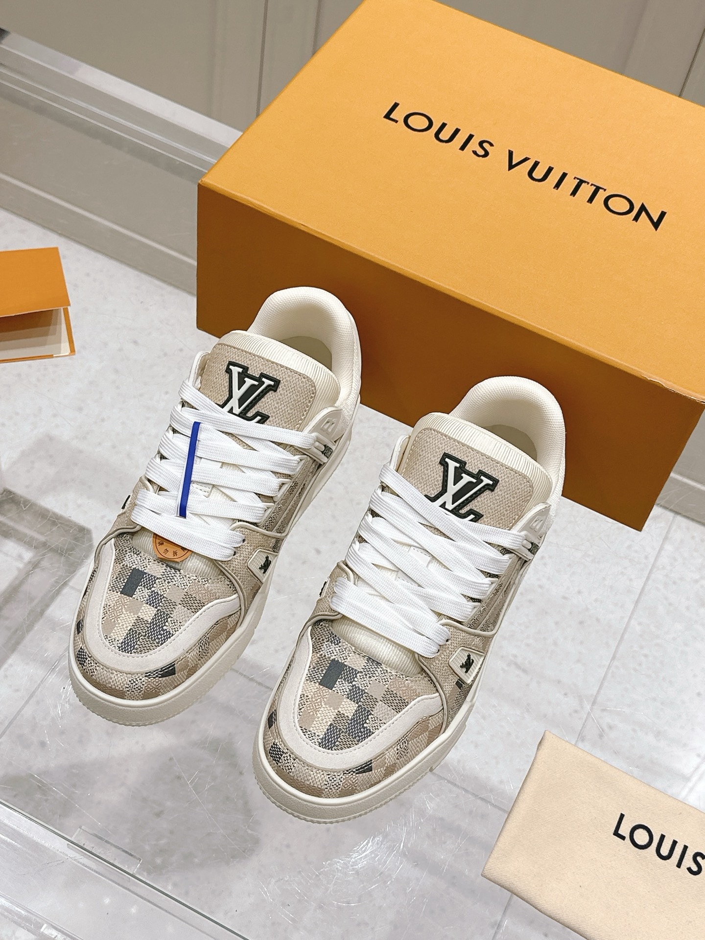 루이비통 커플 캐주얼 스니커즈 보드화