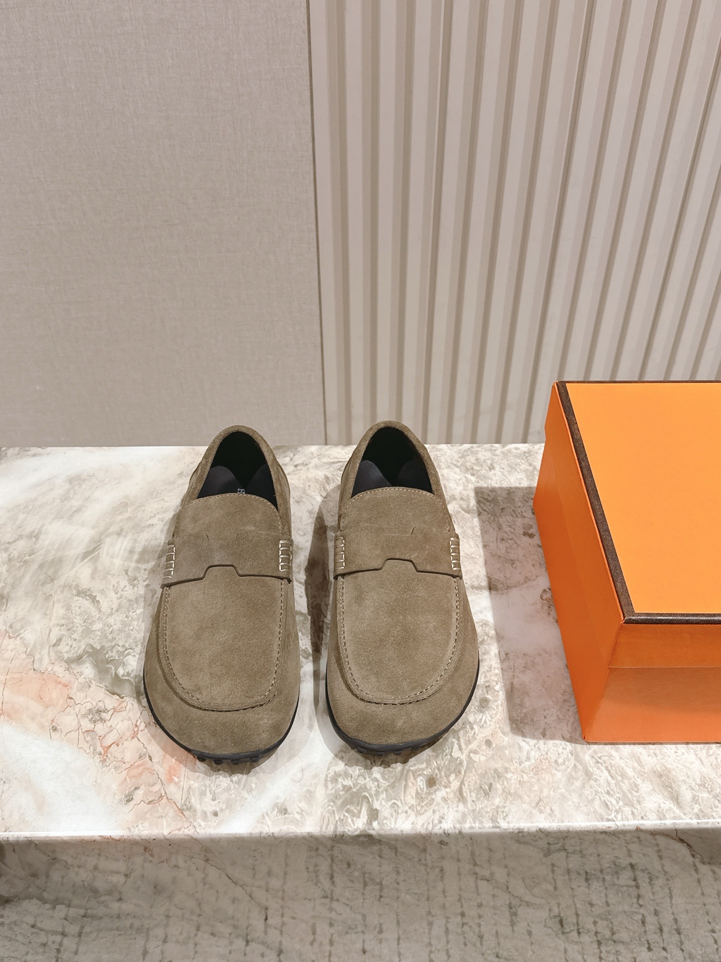 에르메스 봄여름 신상 로퍼