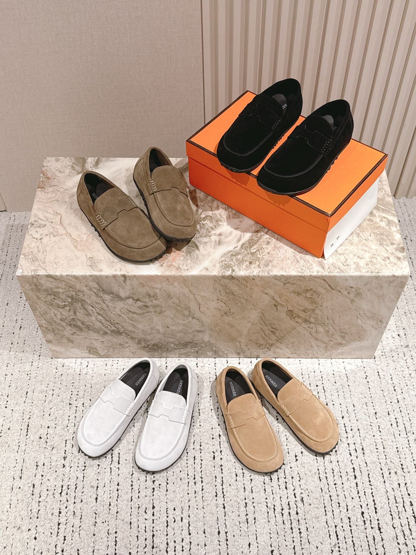 에르메스 봄여름 신상 로퍼