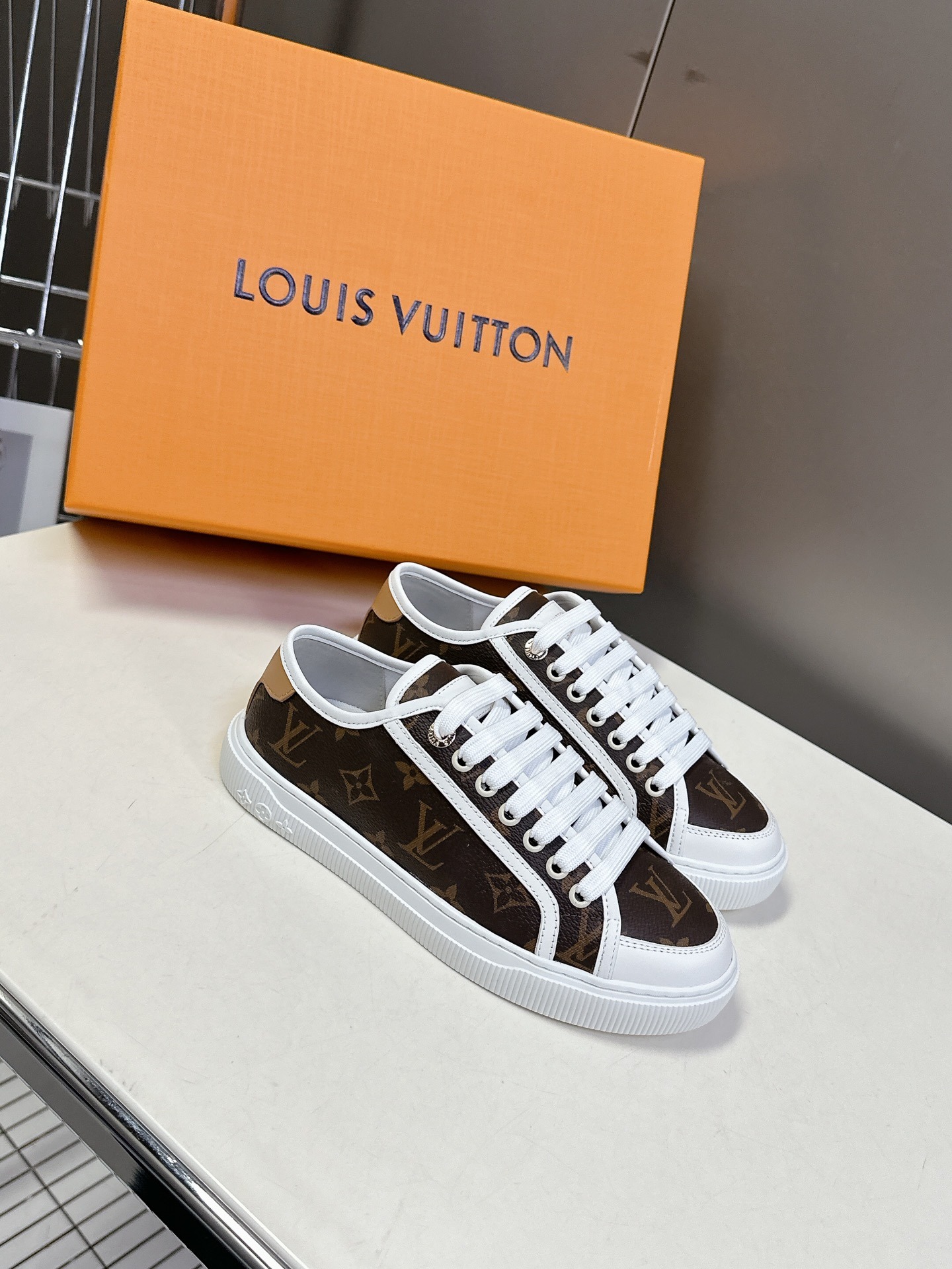 루이비통 25SS Lagoon Sneaker