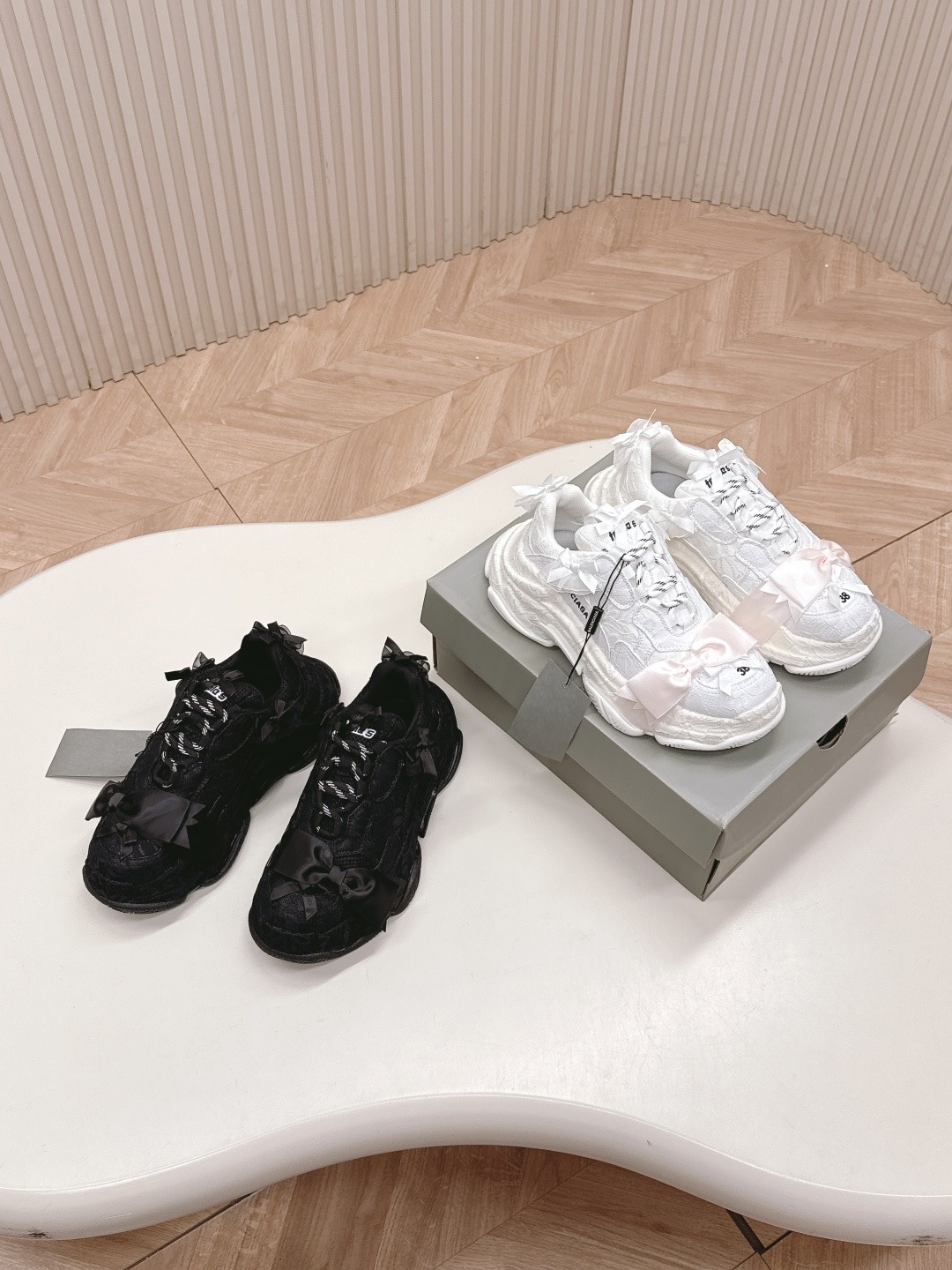 발렌시아가 신상 리본 스니커즈