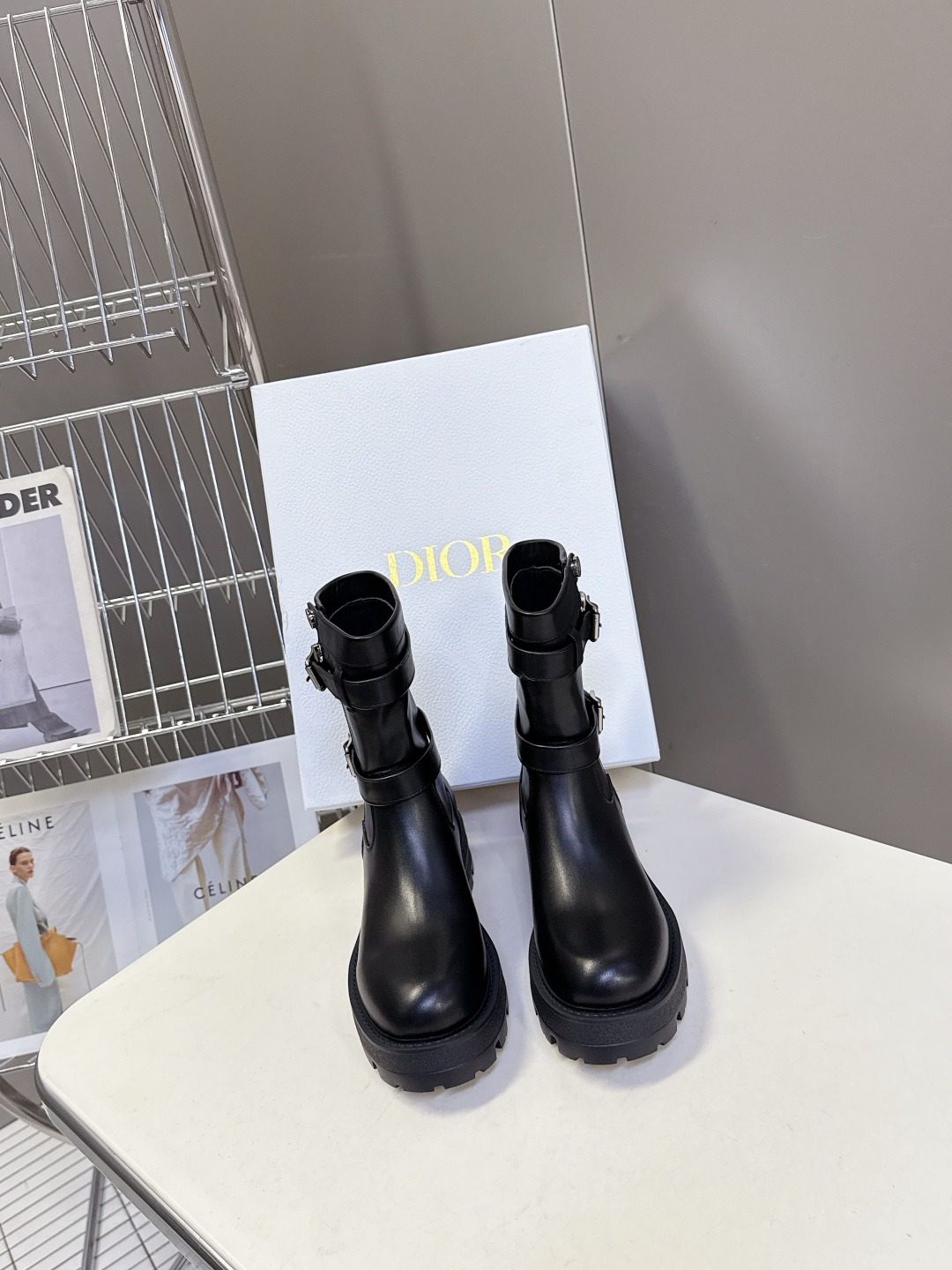 디올 가을 겨울 신상 스타일 워커