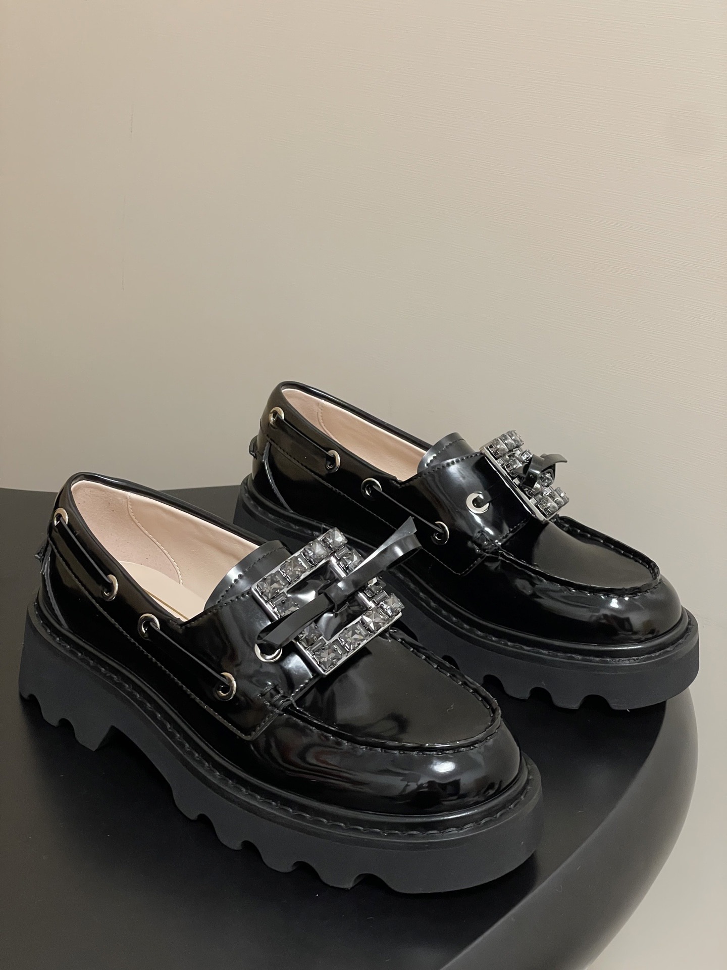 로저비비에 25 이른 가을 신상 로퍼