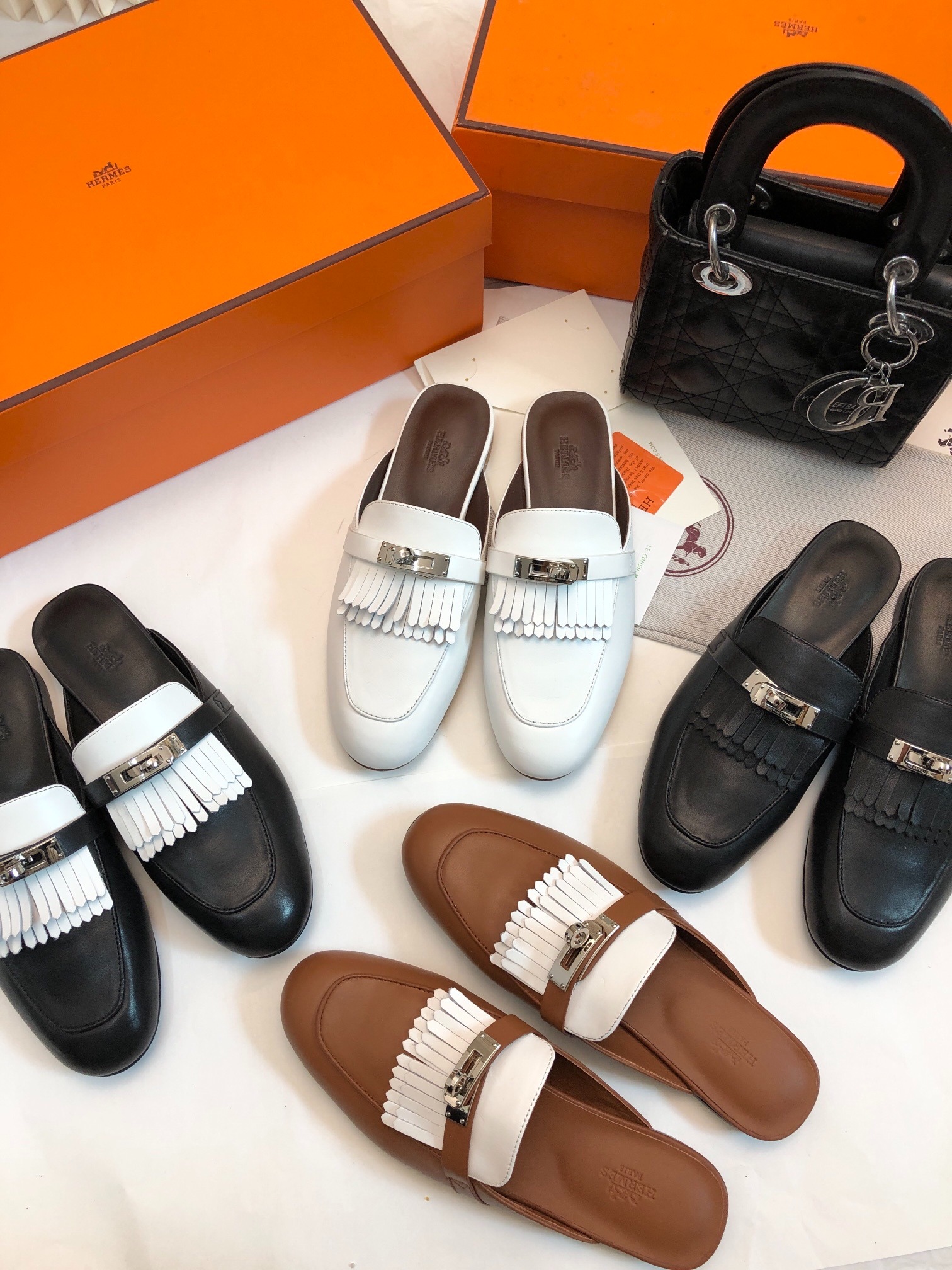 에르메스 2025 H 클래식 켈리뮬러 세미슬리퍼 태슬타입