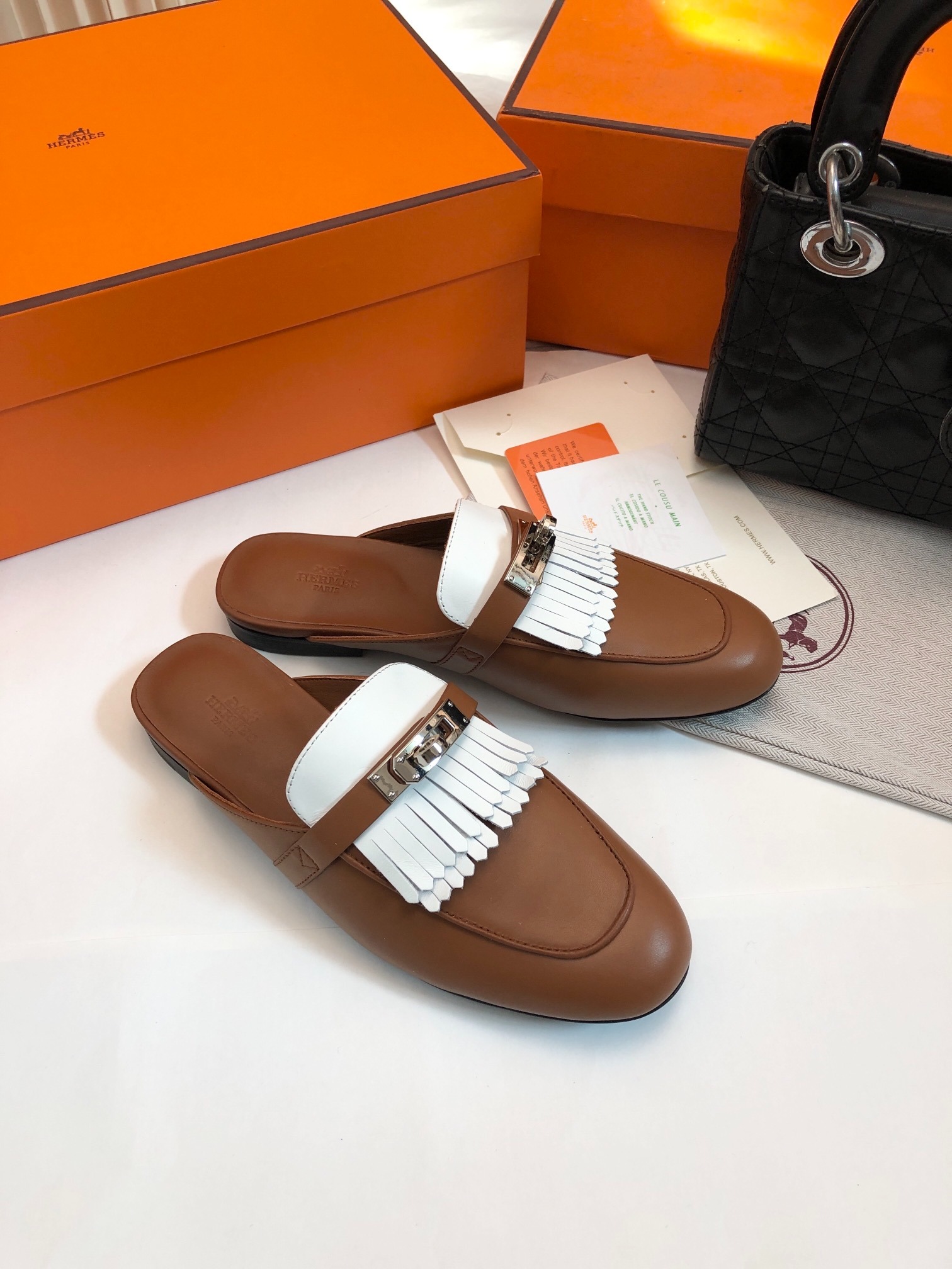에르메스 2025 H 클래식 켈리뮬러 세미슬리퍼 태슬타입
