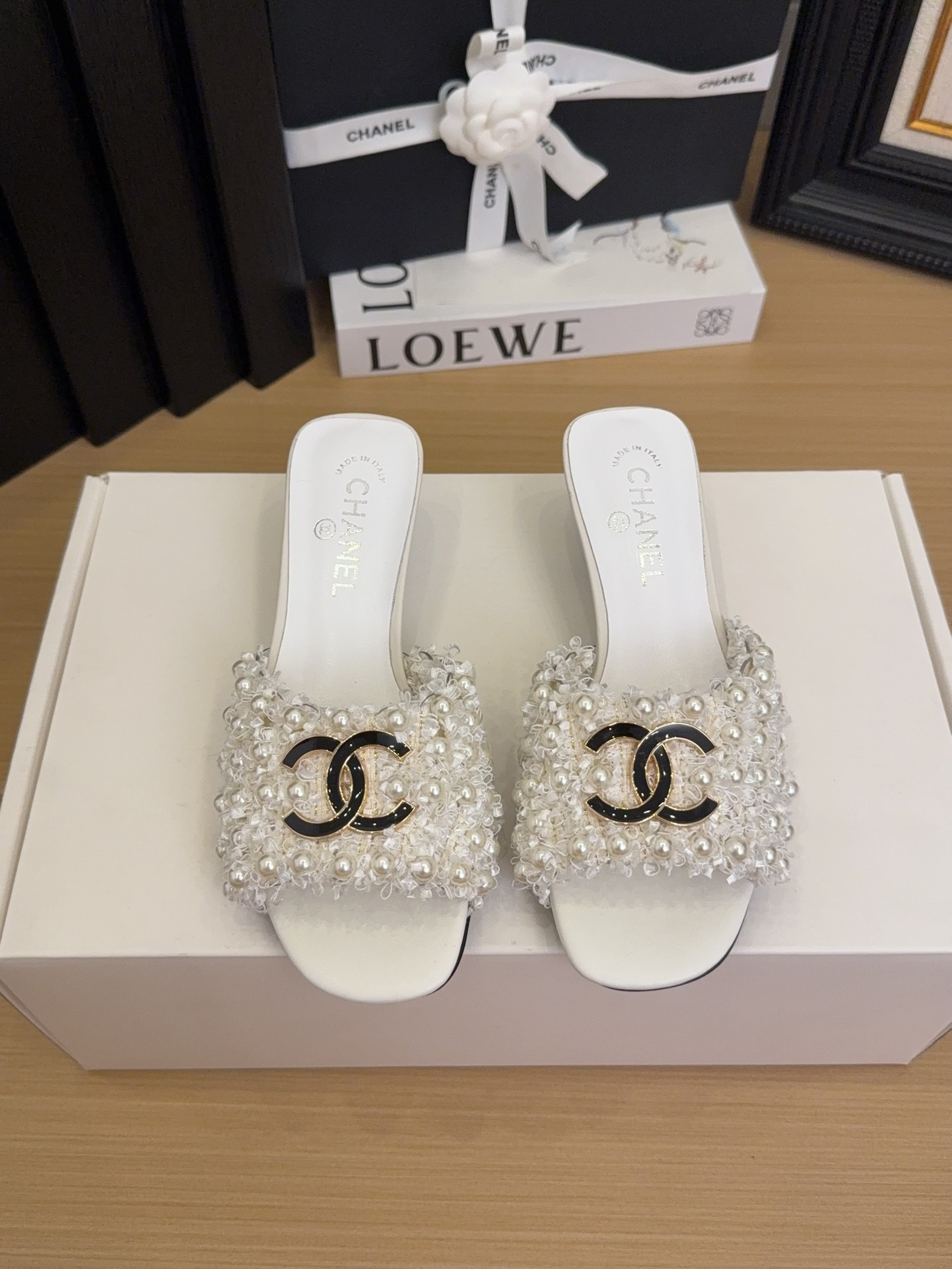 샤넬 25 신상 진주 슬리퍼