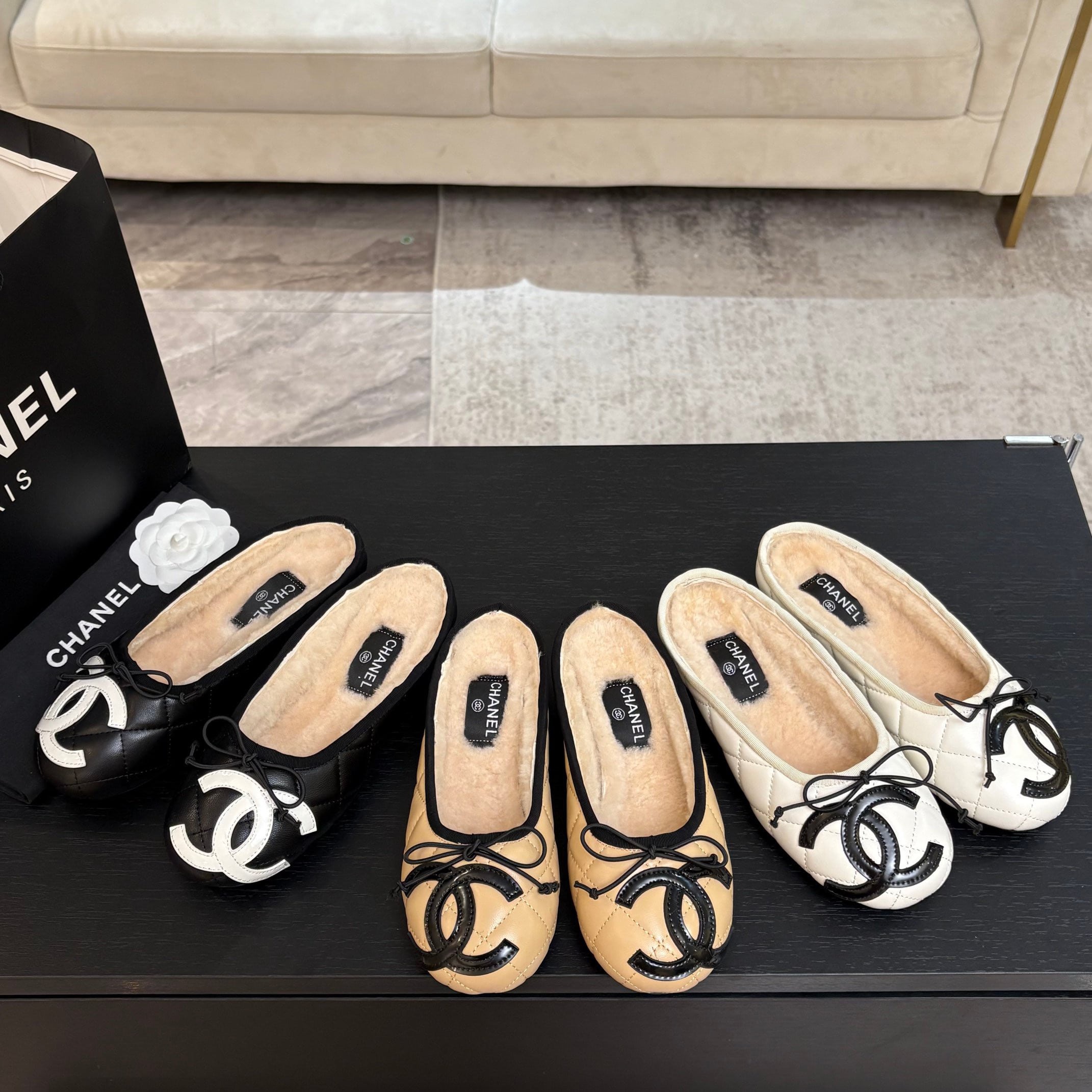 샤넬 25K 신상 양털 세미슬리퍼