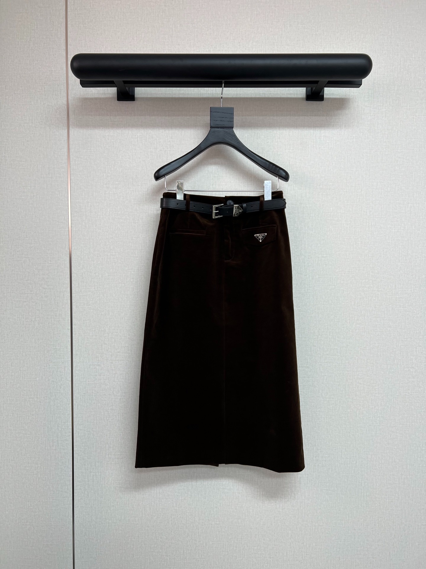 프라다 25년 신상 코듀로이 스커트