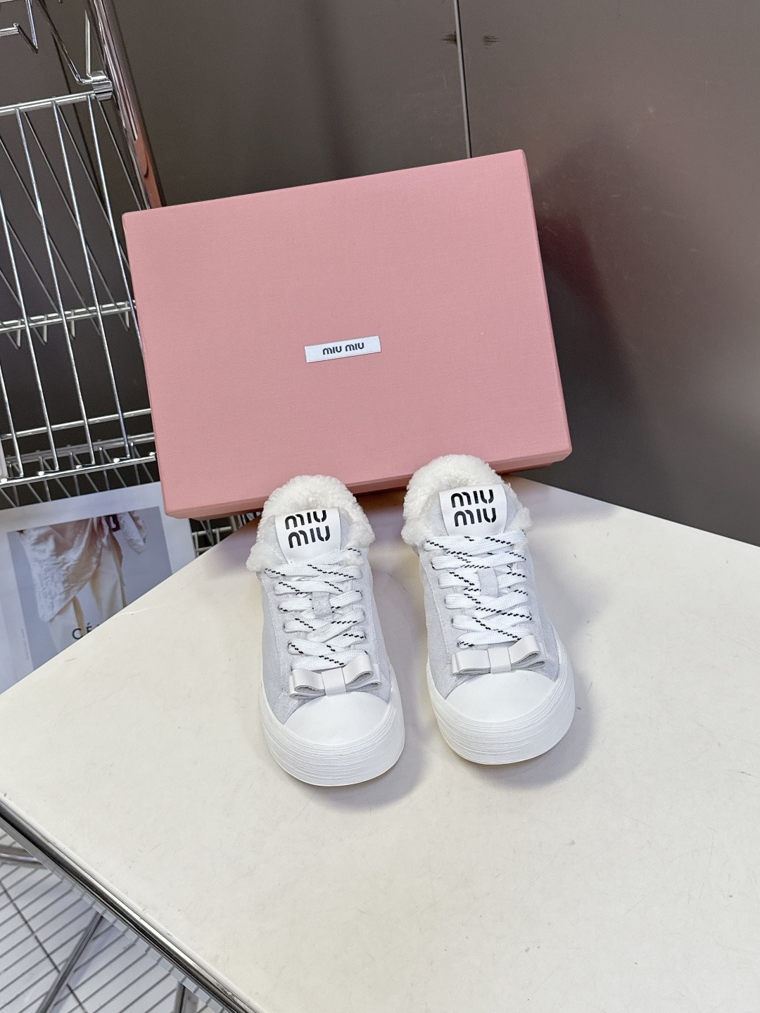 미우미우 신상 더블슈즈 털가죽 스니커즈