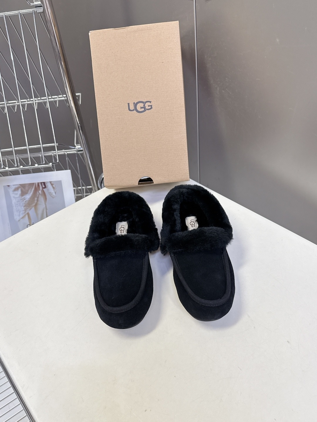 어그 신상 퍼 로퍼