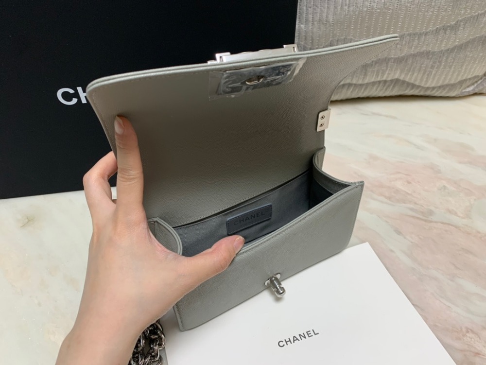 샤넬 보이백 미듐 A67086 