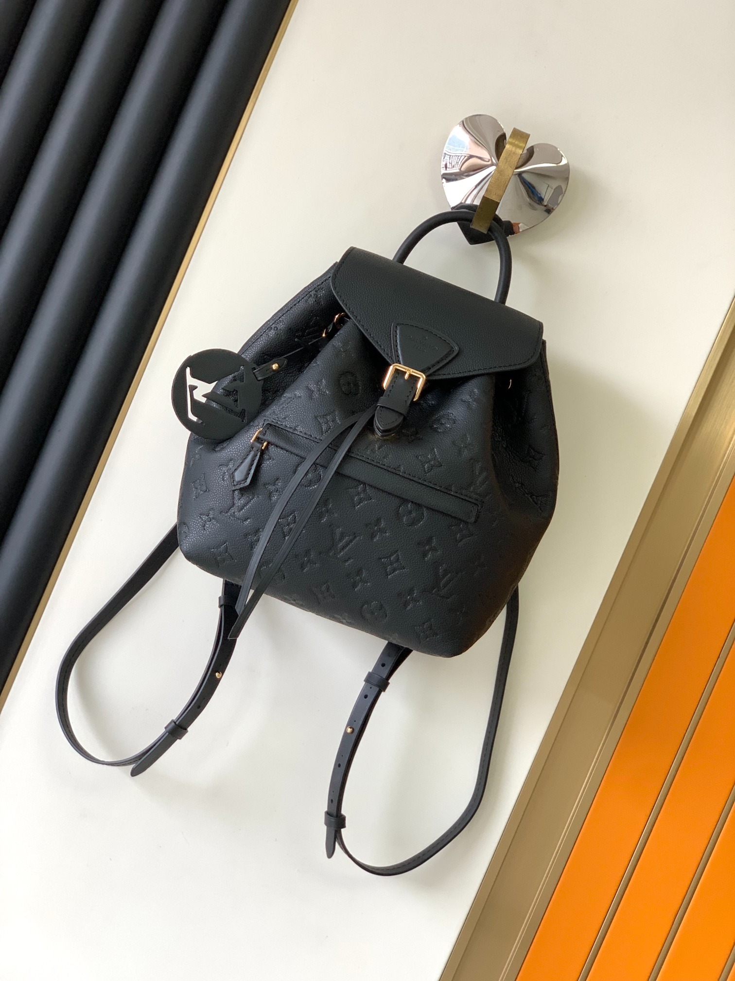 루이비통 앙프렝뜨 몽수리백팩