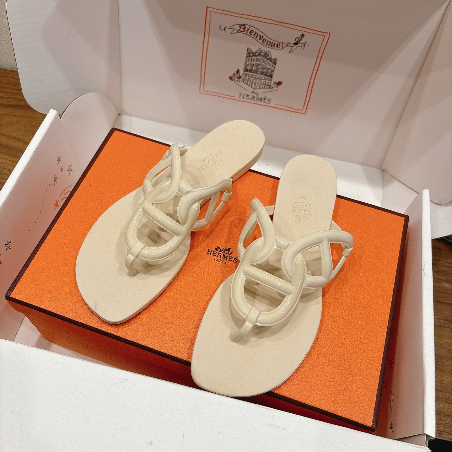 에르메스 2025 신상 쪼리