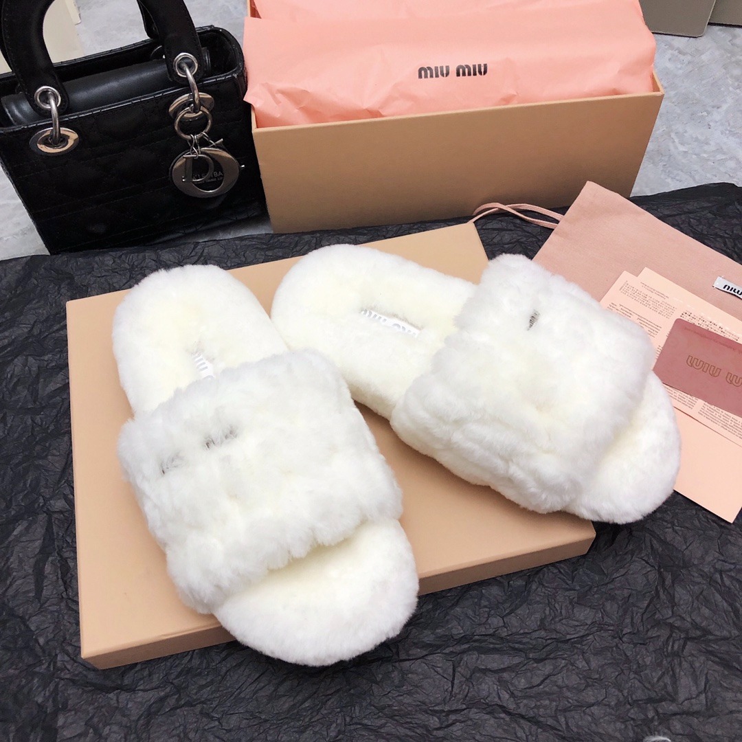 미우미우 25 가을 겨울 신상 털 슬리퍼