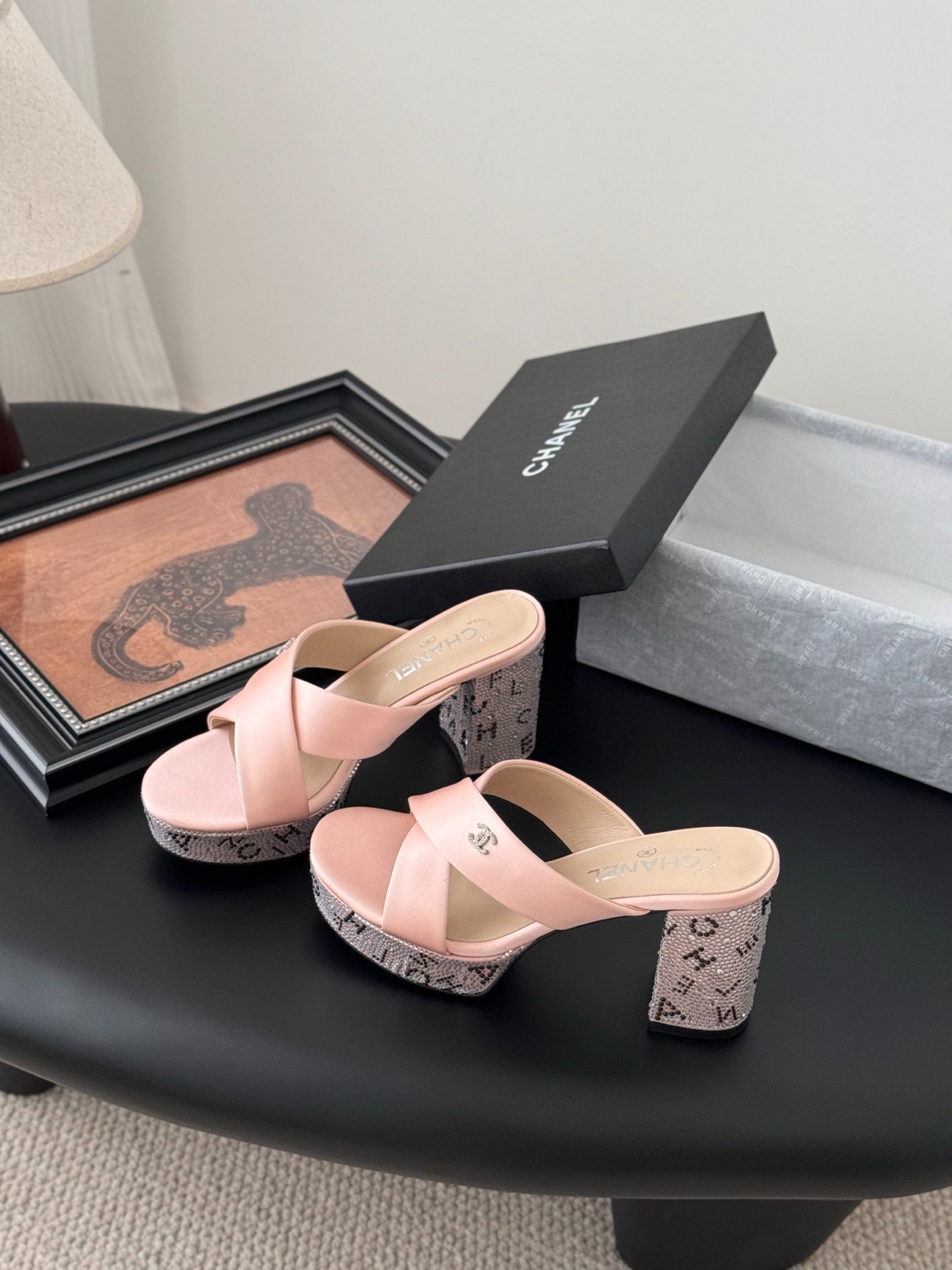 샤넬 25K 핫픽스 샌들