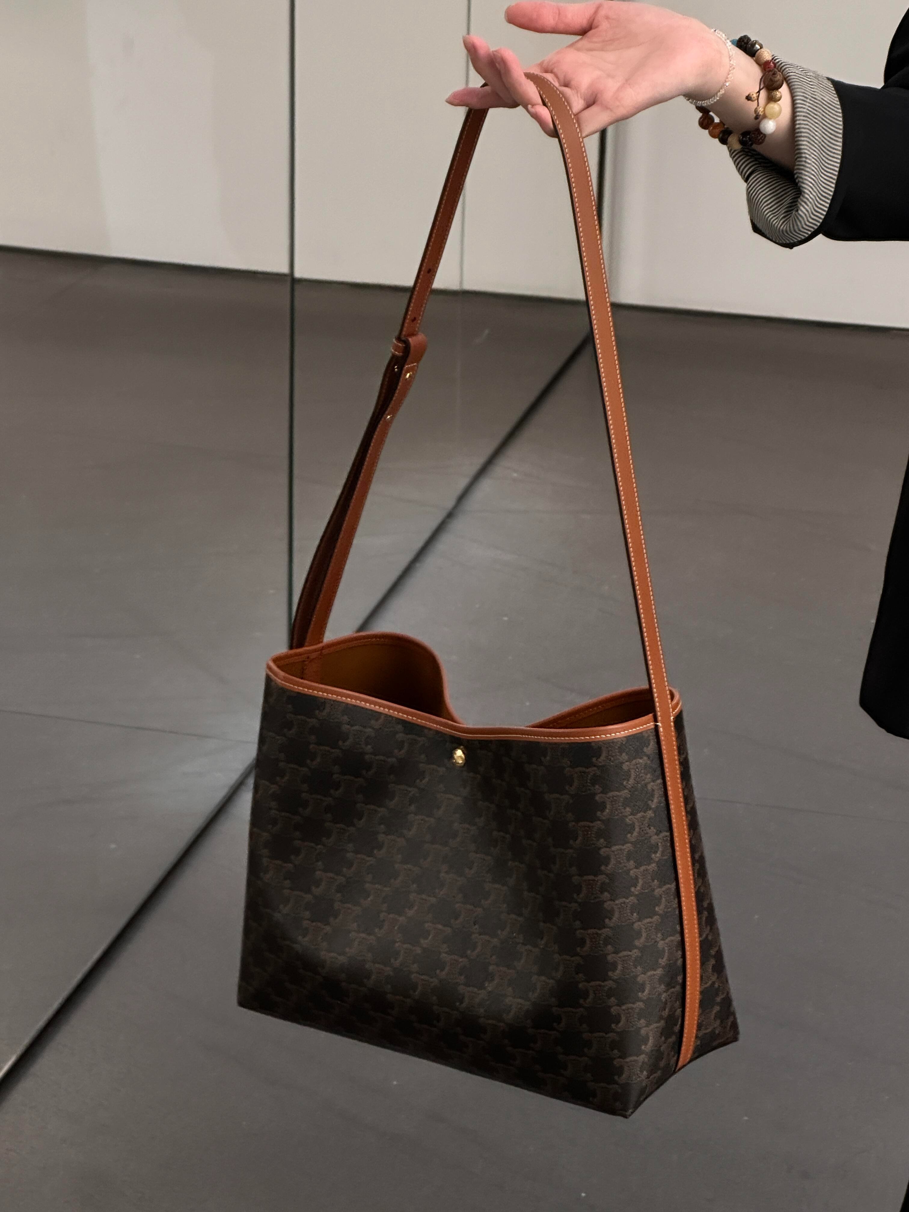 셀린느 소프트 쇼퍼백