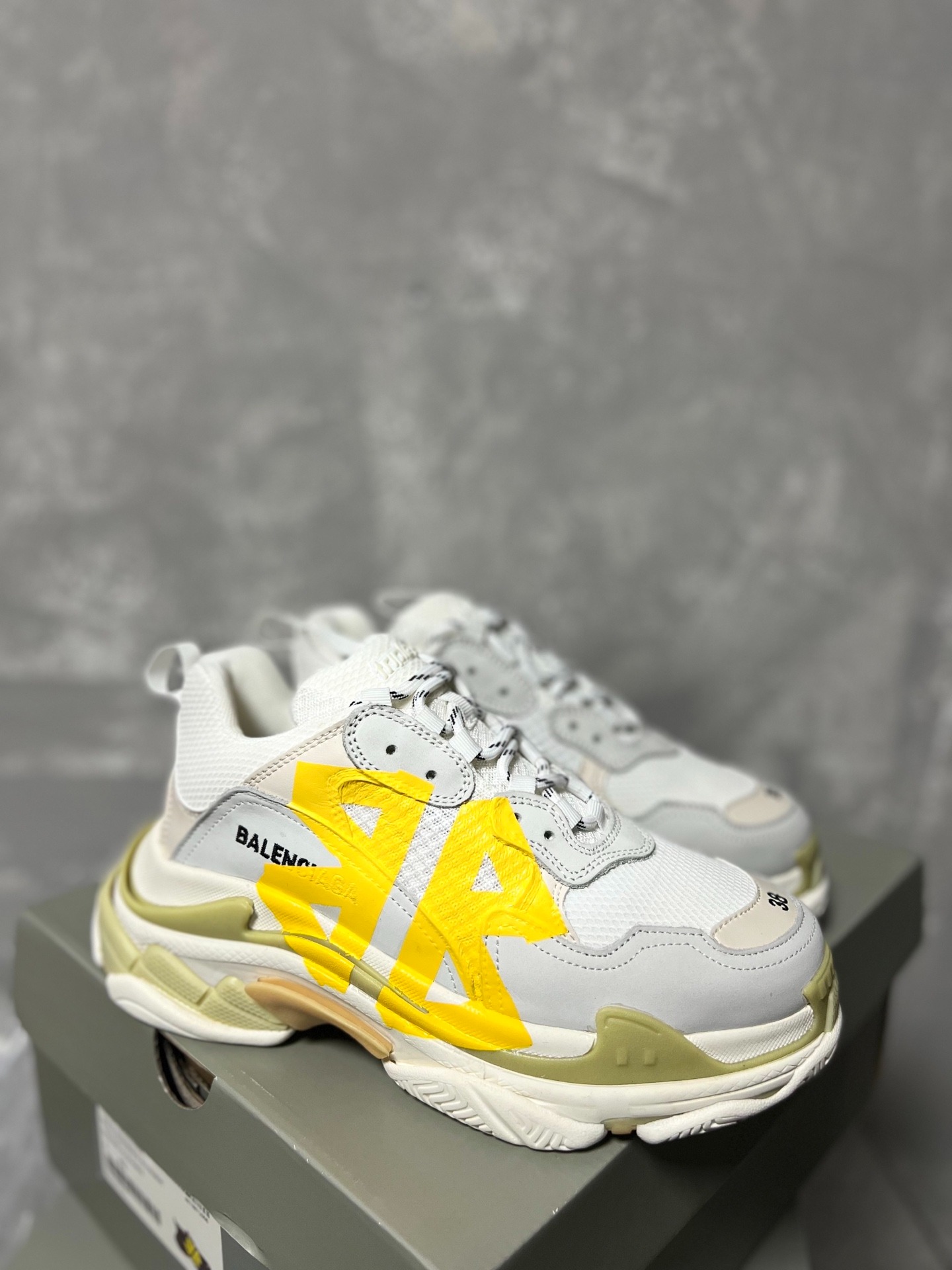 발렌시아가 트리플 커플화