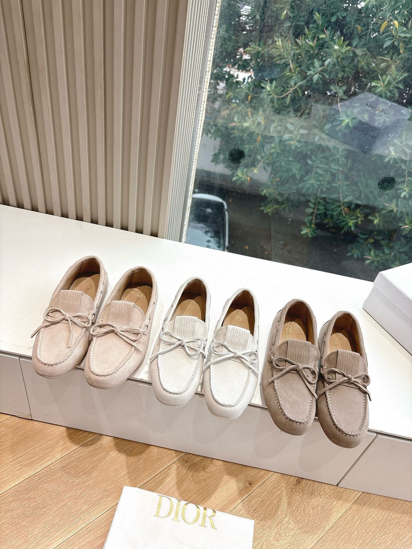 디올 2025 이른 봄 신상 로퍼