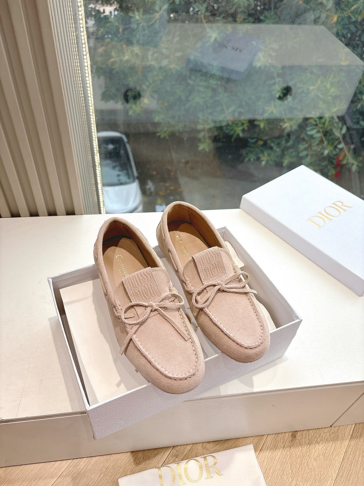 디올 2025 이른 봄 신상 로퍼