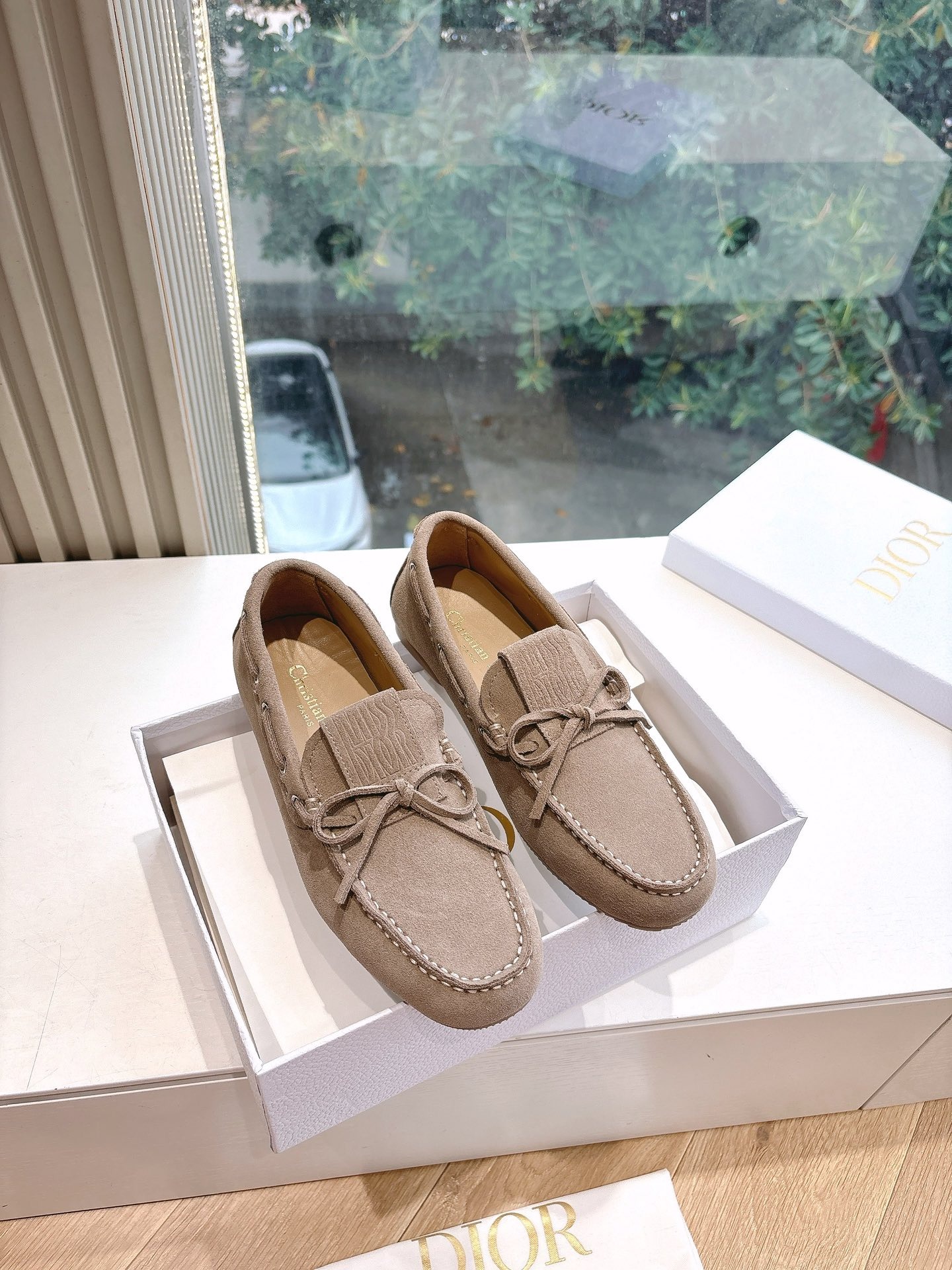 디올 2025 이른 봄 신상 로퍼