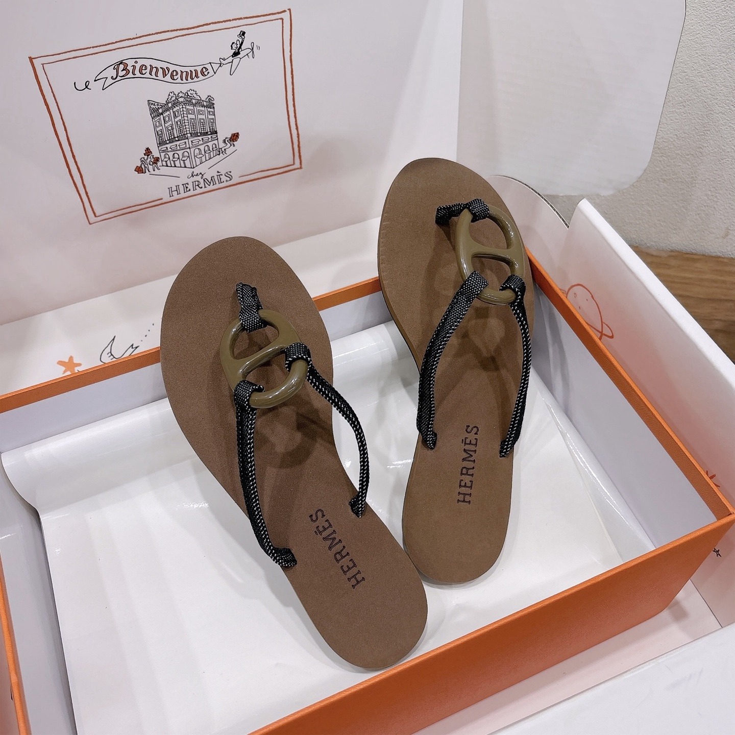 에르메스 2025 신상 쪼리