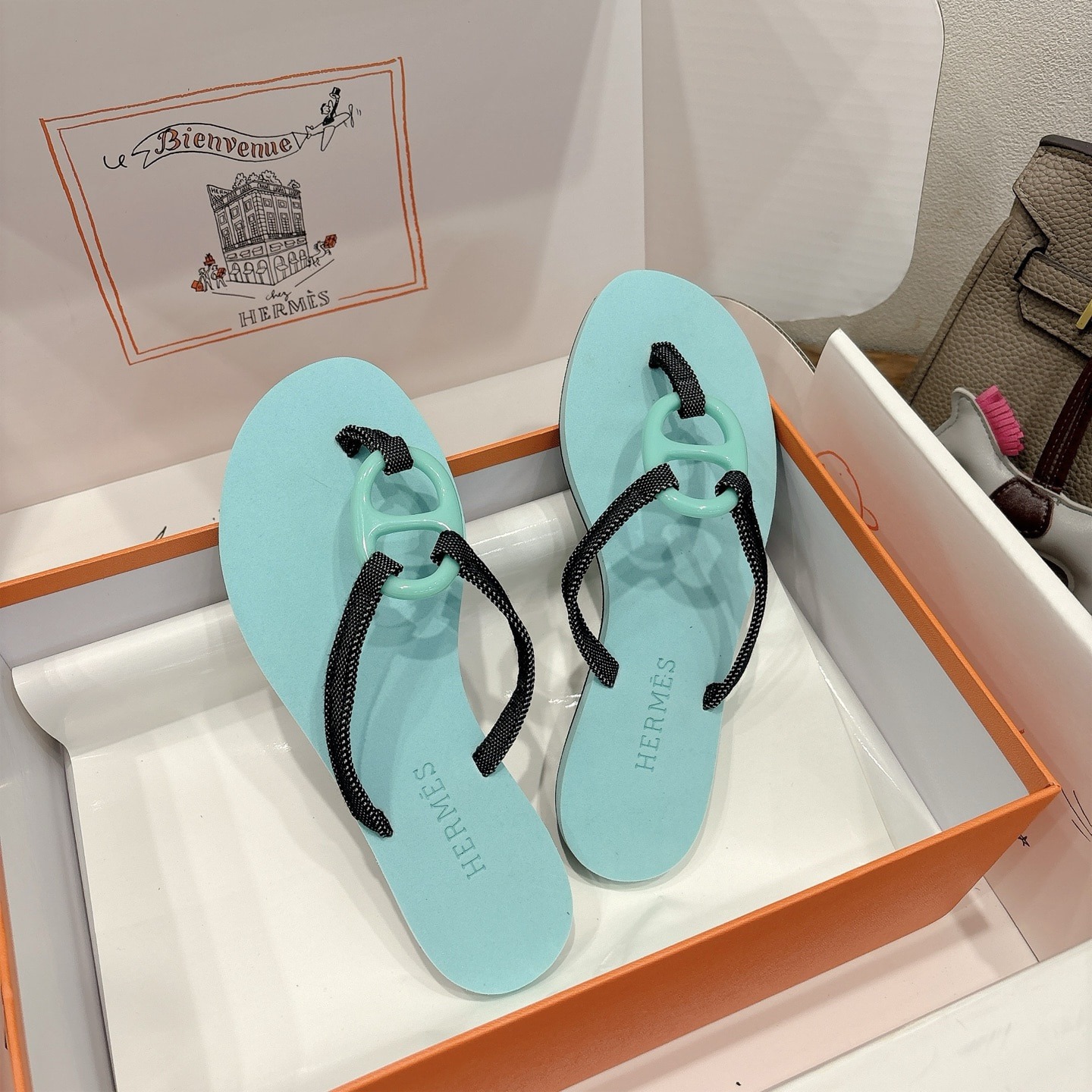 에르메스 2025 신상 쪼리