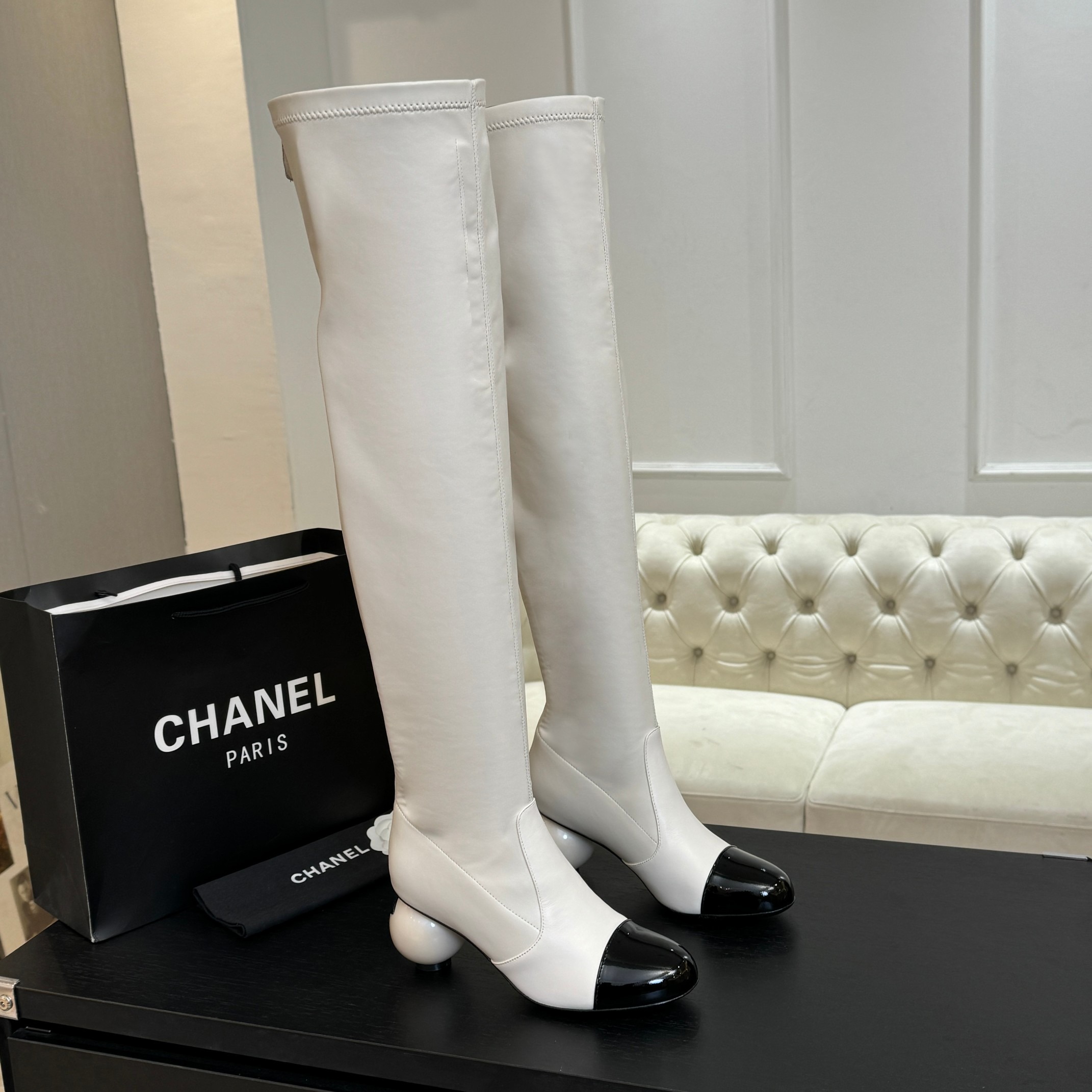 샤넬 25A 신상 진주 굽 스판부츠