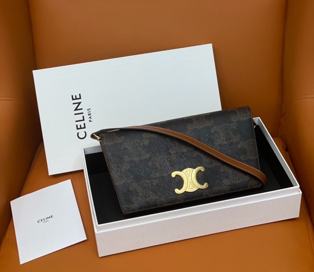 셀린느 신상 트레이즈 트리오엠페 클러치