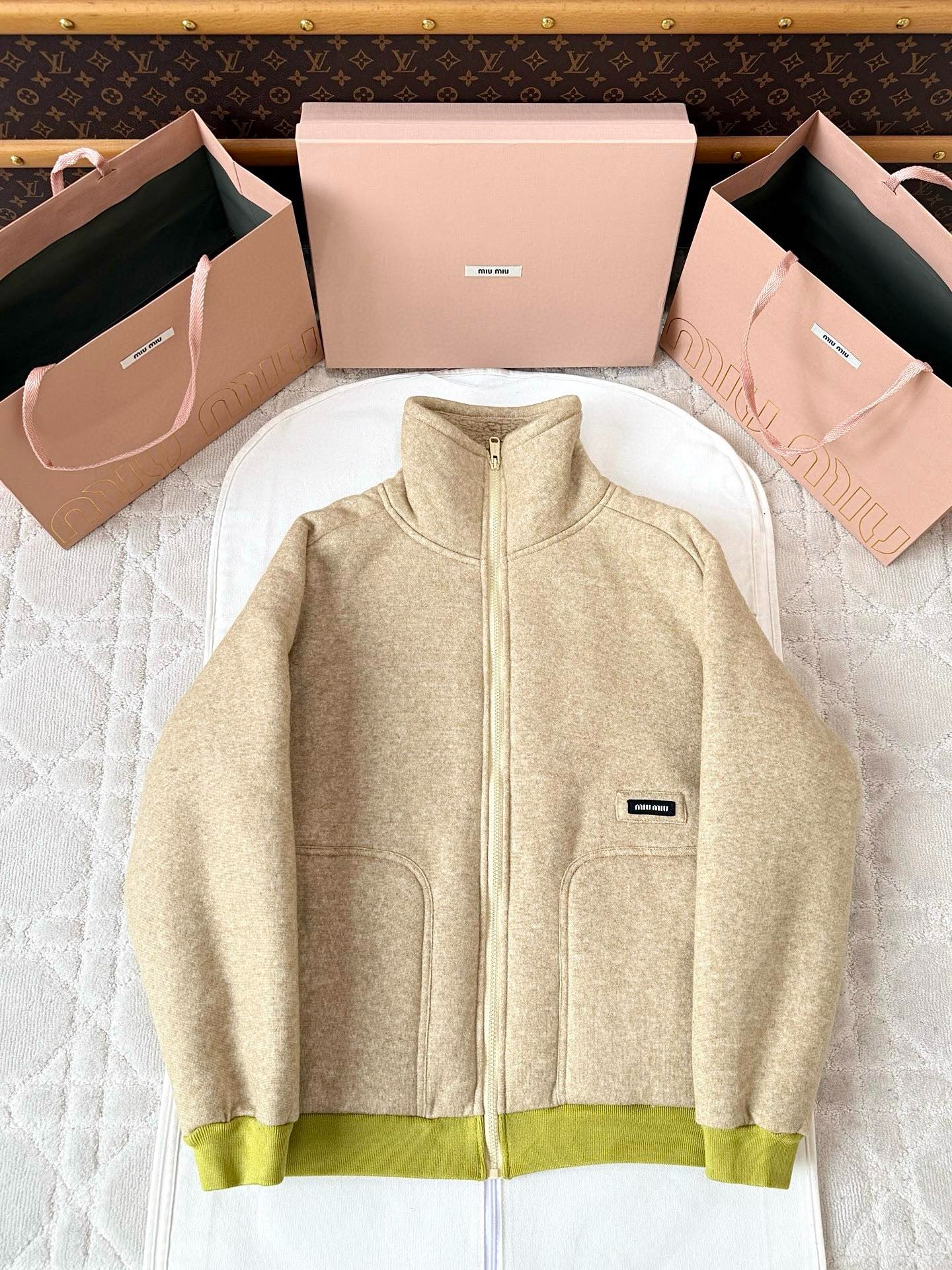 미우미우 25 신상 플리스 집업 울코트