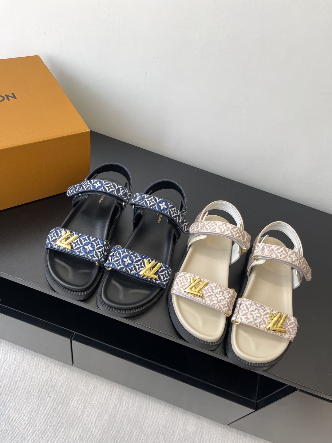 루이비통 신상 캐쥬얼 비치 샌들