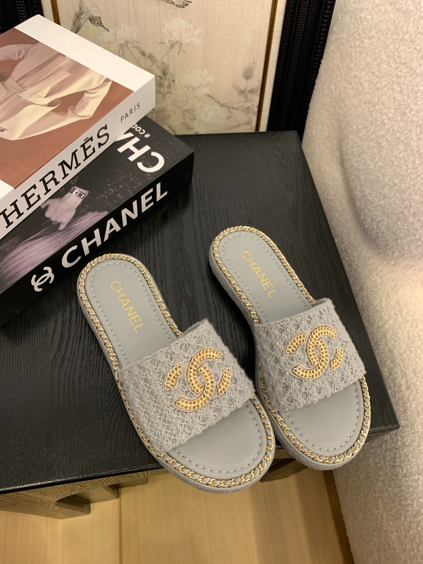샤넬 25 신상 플랫 더블 c 체인 슬리퍼