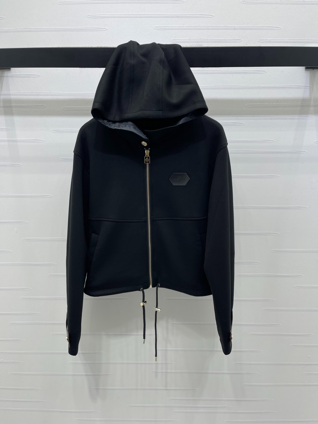 루이비통 25년 신상 후드 집업 점퍼