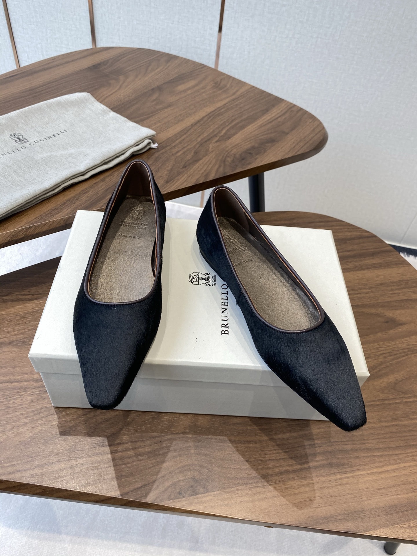 브루넬로쿠치넬리 쿠치넬로 25ss 플랫 슈즈