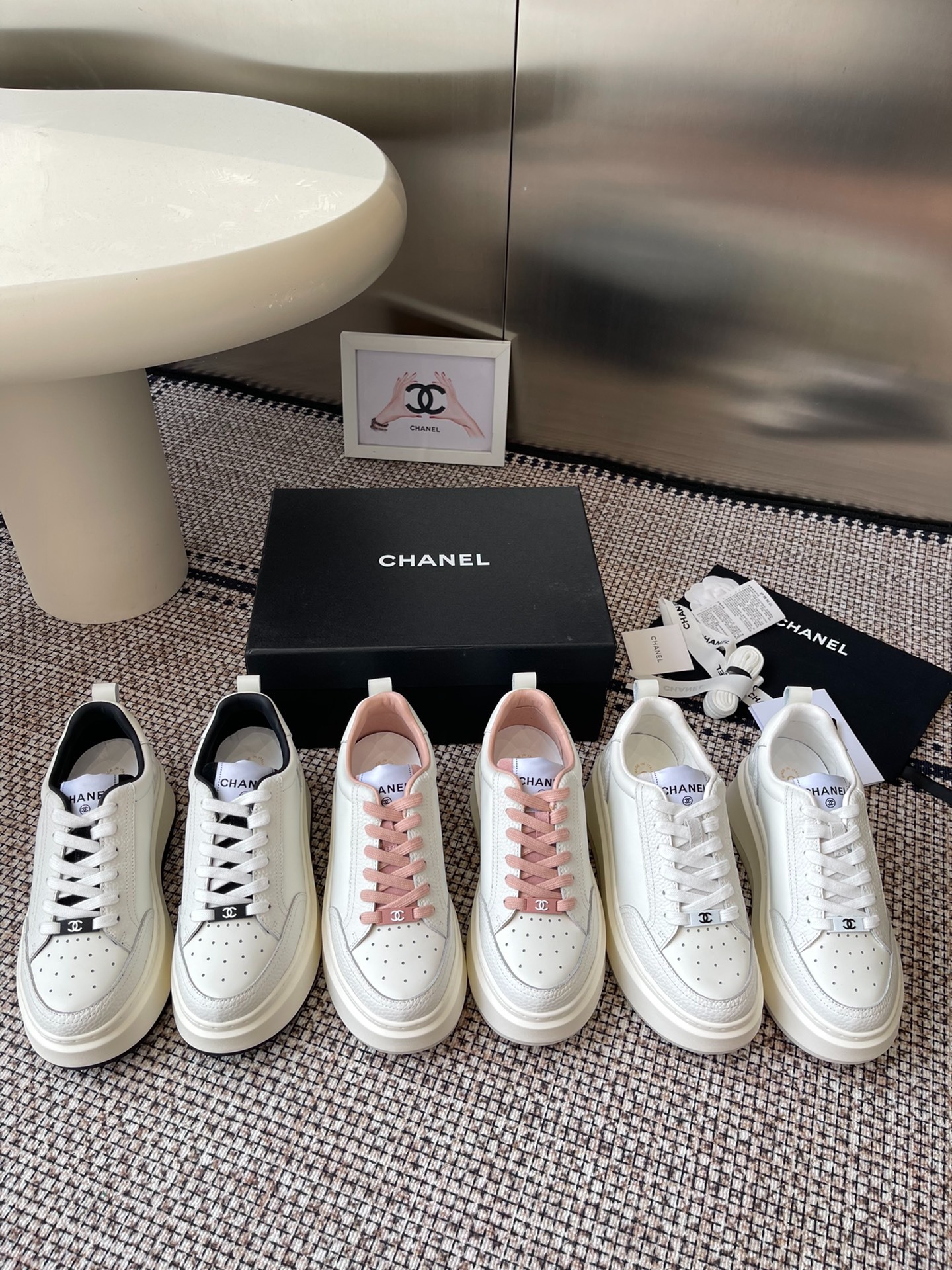 샤넬 봄여름 신상 스니커즈