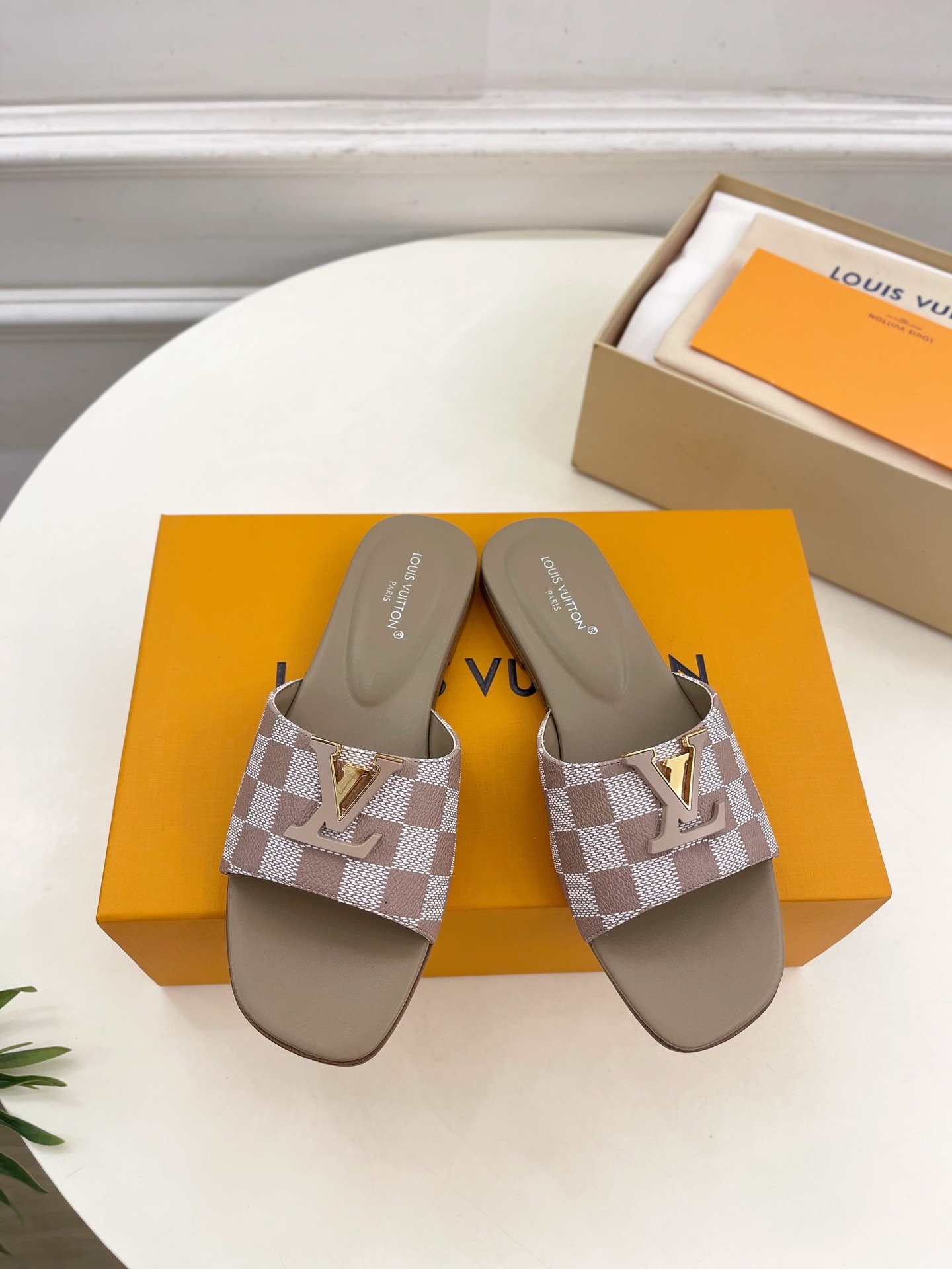 루이비통 25 클래식 체크 플랫 슬리퍼