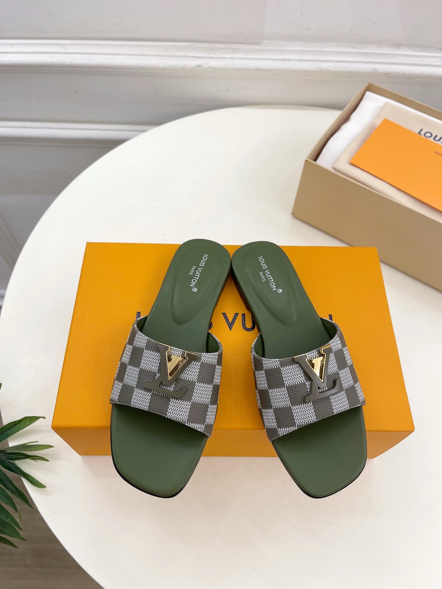 루이비통 25 클래식 체크 플랫 슬리퍼