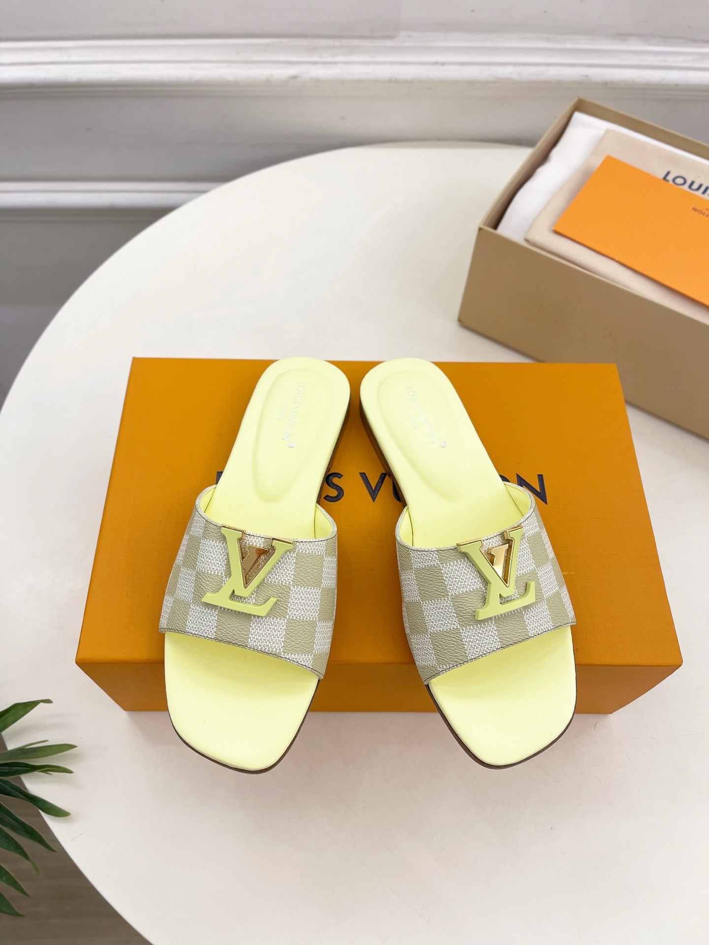 루이비통 25 클래식 체크 플랫 슬리퍼