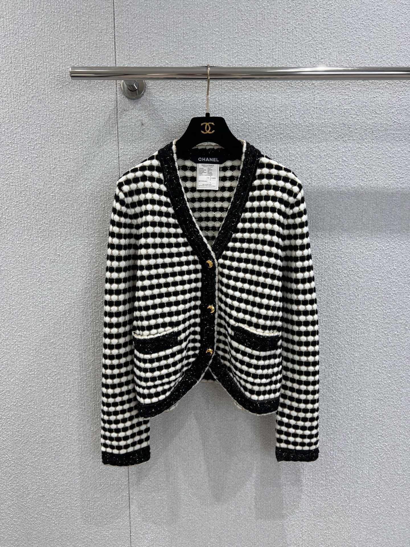 샤넬 신상 도트 골드 버튼 니트 가디건